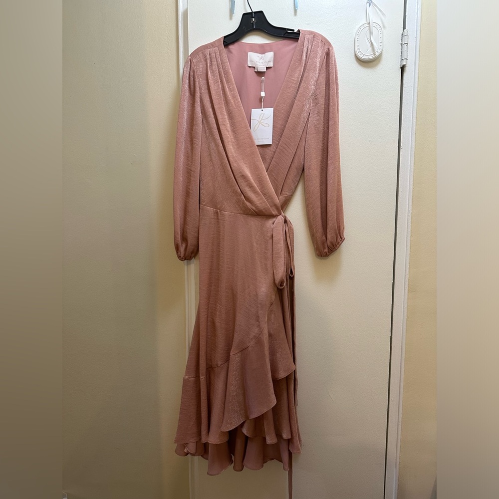NWT Gal Meets Glam Mauve Wrap Dress